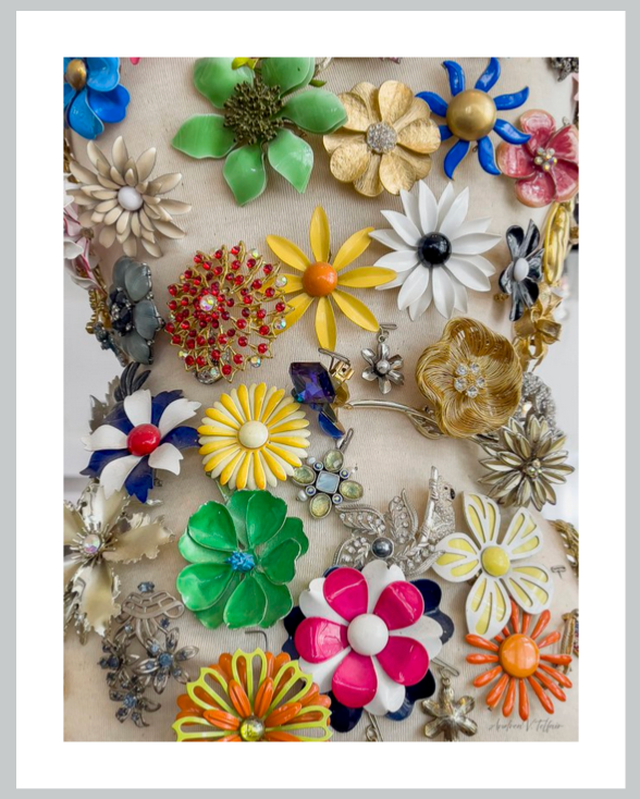 VINT Color Brooches